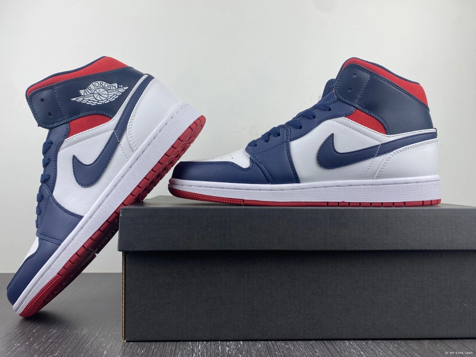 SE Jordan 852542-104 - USA 1 Mid 1105